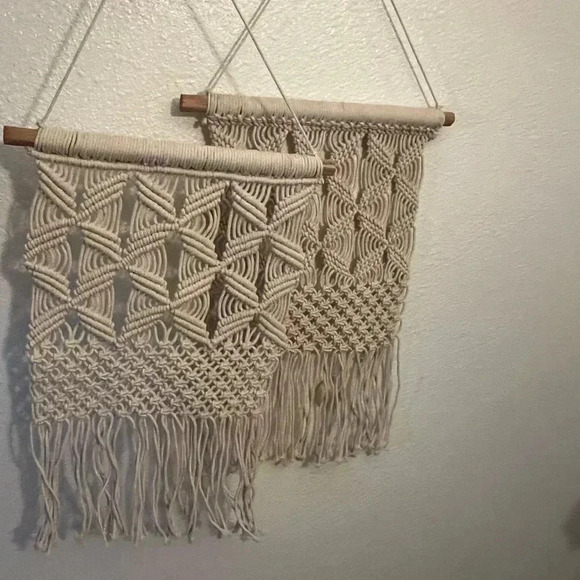 Macrame decor 2 of the same, both included in price - Picture 3 of 7